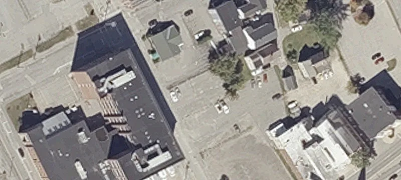 42 Bates St