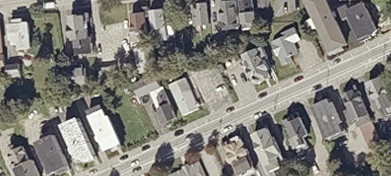 300 Pne St
