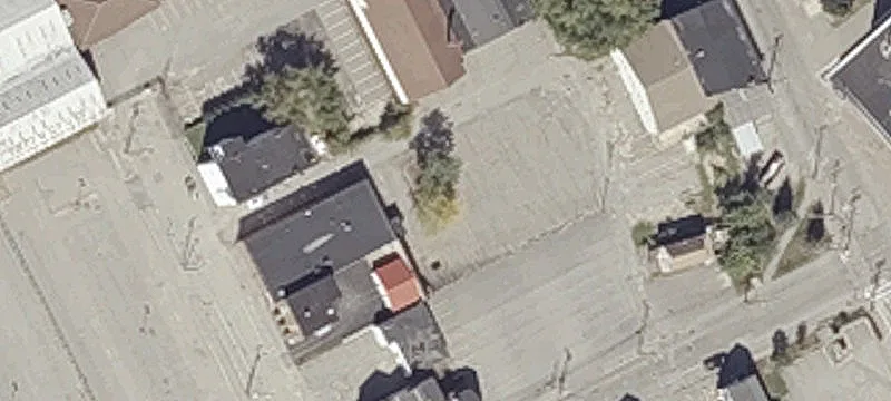 12 Bates St