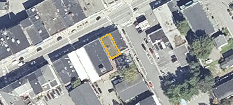 121 Main St