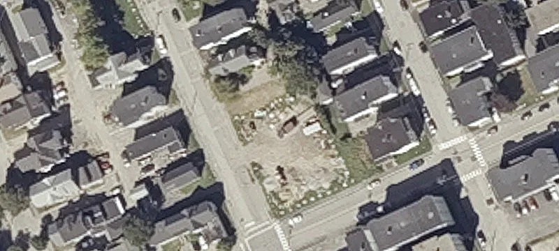 94 Howe St