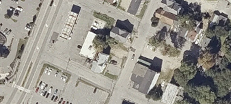 162 Oak St