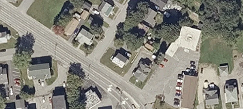 240 Russell St