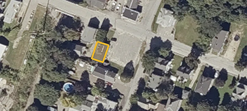34 Riverside St