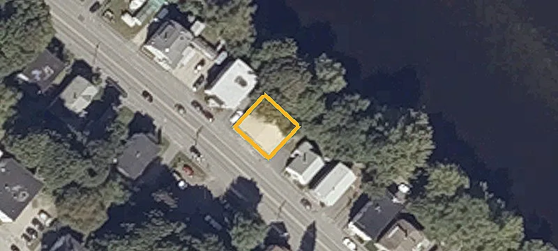 110 Riverside Dr