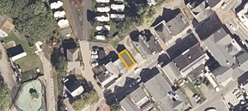 16 Railroad Ave