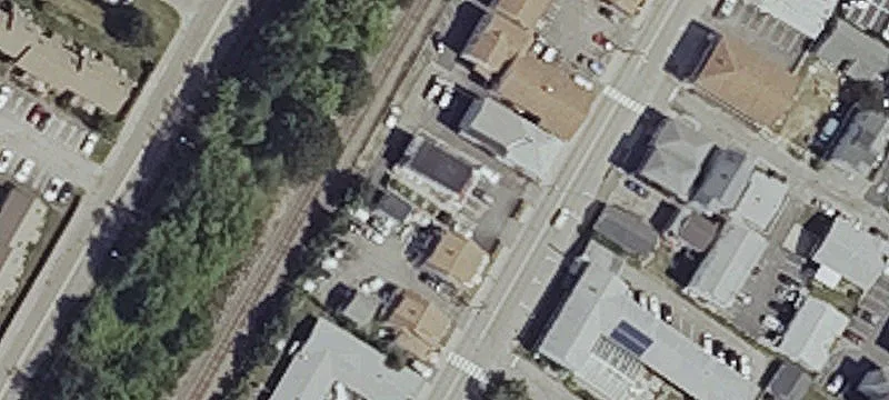 44 Grand Ave