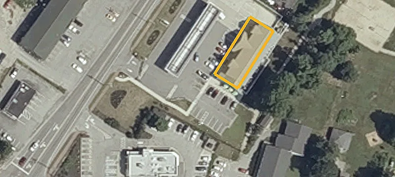 12 Main St