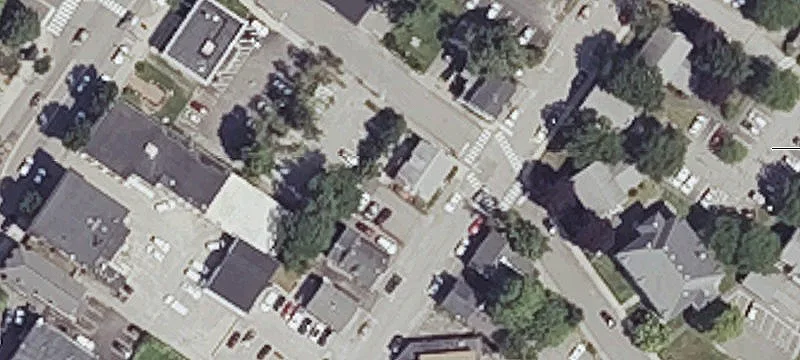 16 Middle St