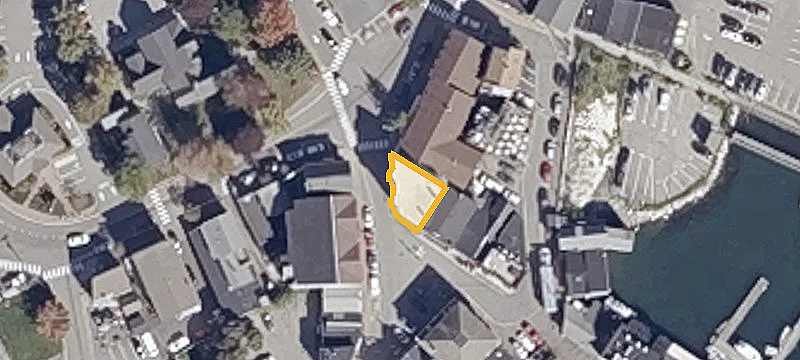 4 Commercial St