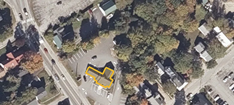 10 Maple St