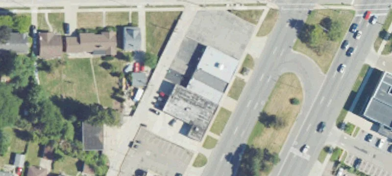 21543 Gratiot Ave