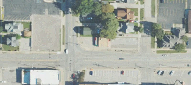 200 Henry St