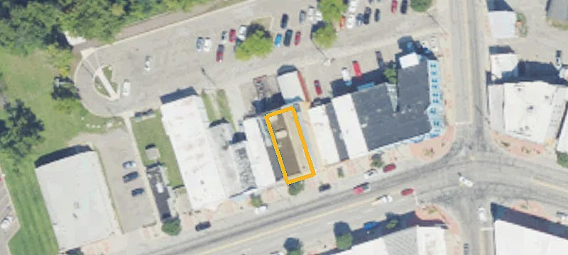132 Grand Riv Ave