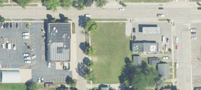 225 Grand Riv Ave