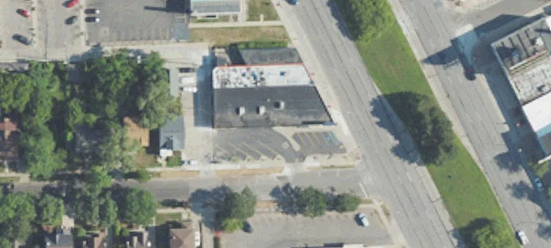 22635 Woodward Ave