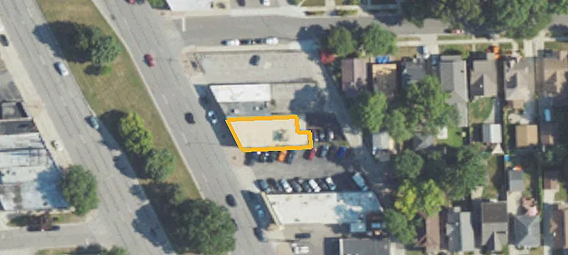 23338 Woodward Ave