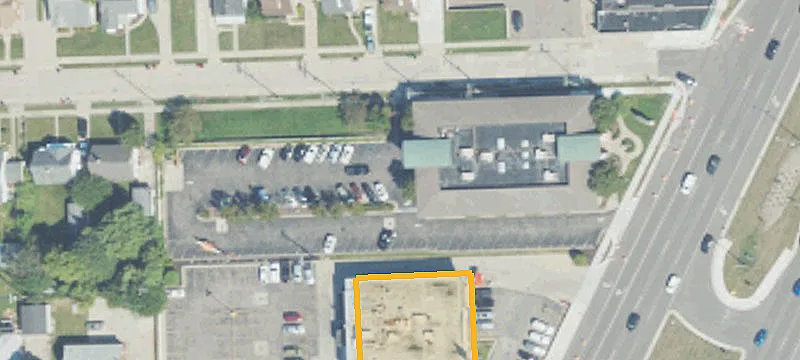 27085 Gratiot Ave