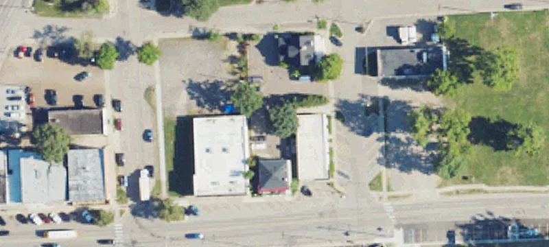 225 Walled Lk Dr