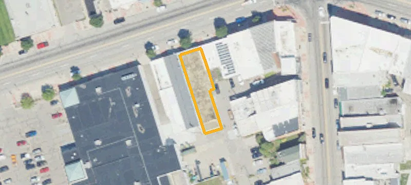 137 Grand Riv Ave