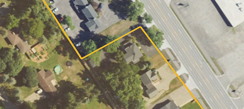900 Lapeer Rd