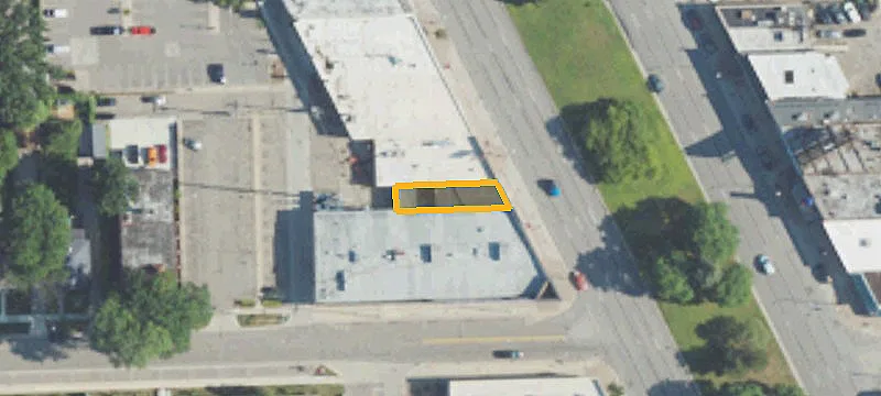 22917 Woodward Ave