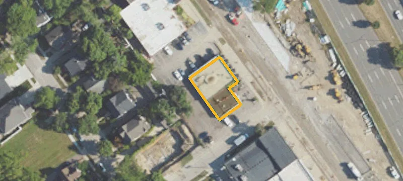 750 Old Woodward Ave