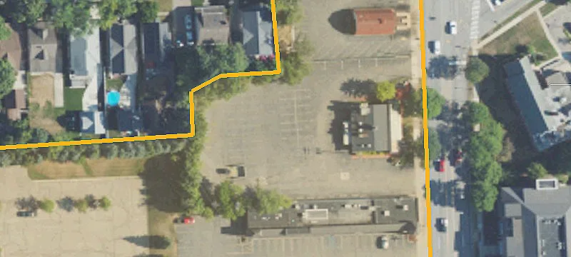 727 Main St
