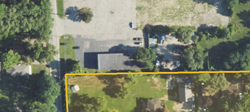 1135 Round Lk Rd