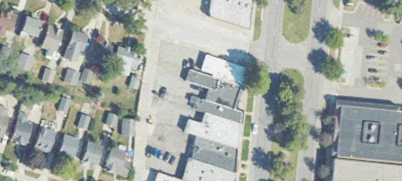20447 Mack Ave