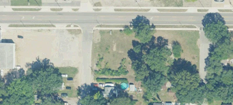 957 Broadway Ave
