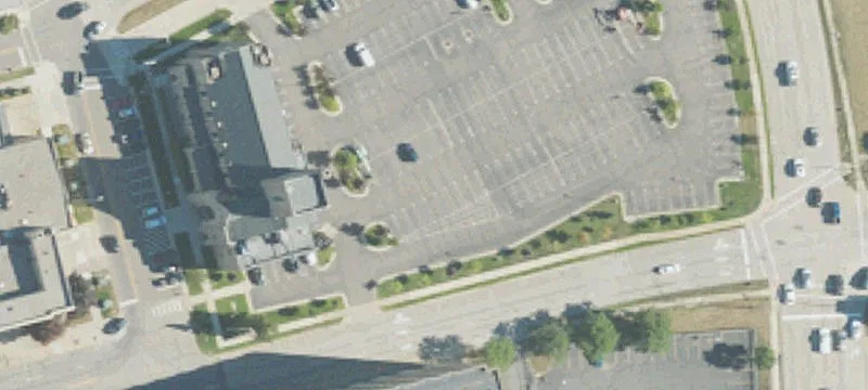 77 Huron St