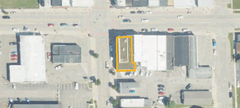 102 Grand Riv Ave