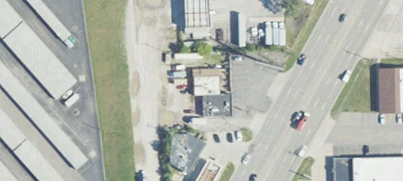 27475 Groesbeck Hwy