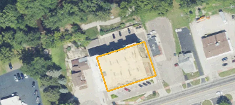 304 Grand Riv Ave