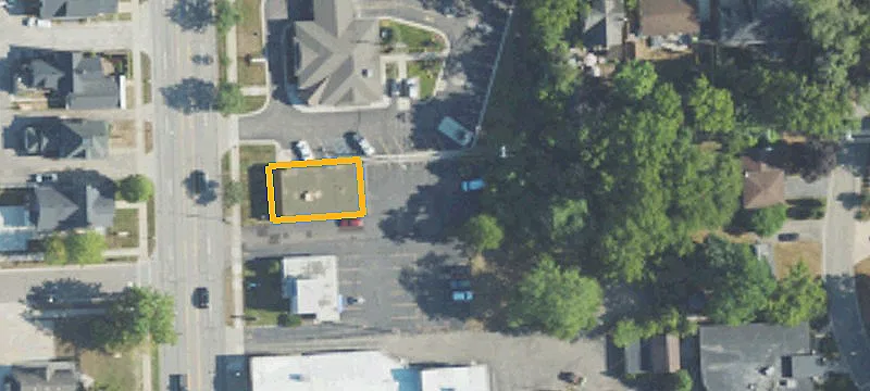 908 Main St