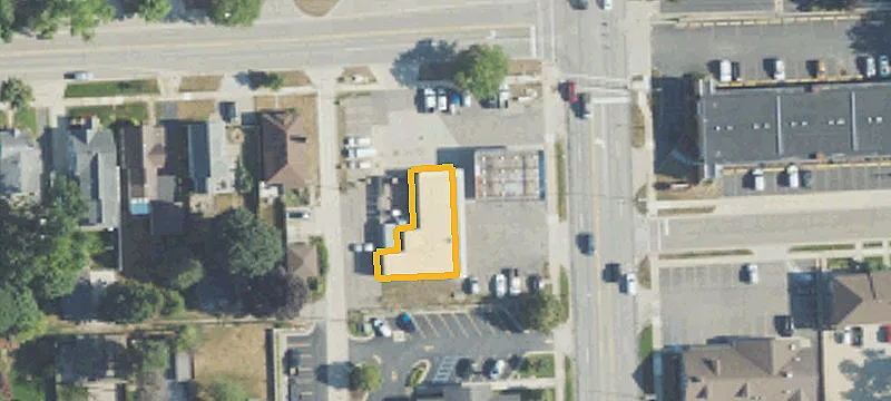1031 Main St