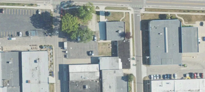 1030 Woodward Hts