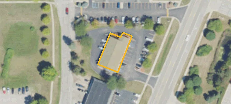 1290 Main St