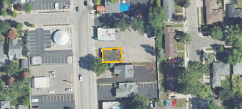 1225 Main St