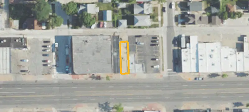 15318 Warren Ave
