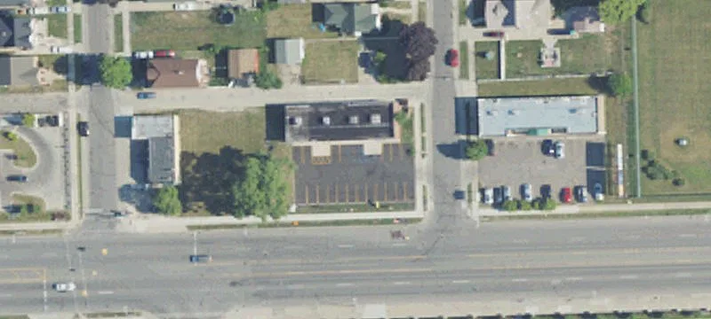 8800 Warren Ave