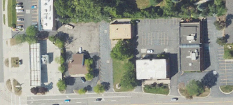 880 Long Lk Rd