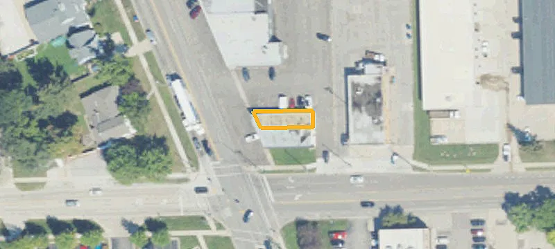 32000 Utica Rd