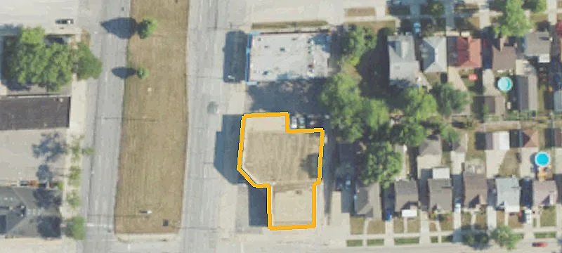 3819 Ft St
