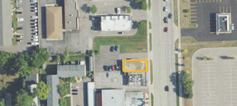1537 Main St
