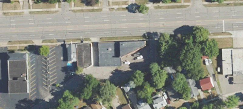 825 Huron St