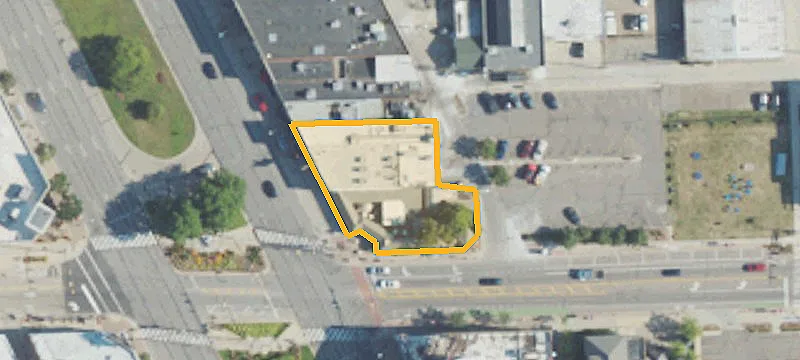 22812 Woodward Ave