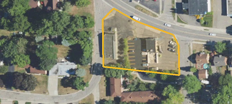2425 Voorheis St