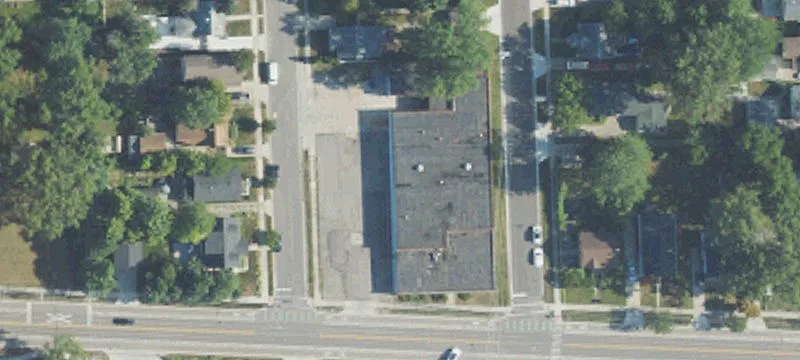 811 Woodward Hts